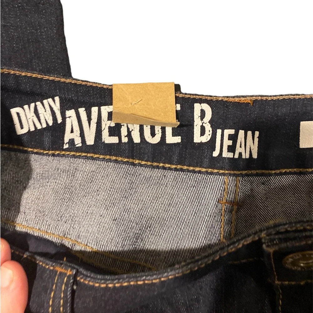 NWT DKNY Avenue B Jean size 16